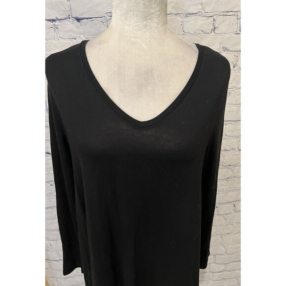 CHICO'S ULTIMATE TEE V-Neck T-Shirt Solid Black Long Sleeve Size 1/M/8 - Picture 2 of 8